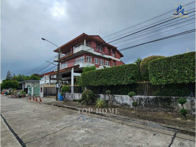 ขายด่วน️ ที่ดินพร้อมบ้าน 199 ตร.ว หมู่บ้านเอกบุรี รามอินทรา103/2 เนื้อที่รอบบ้านกว้าง