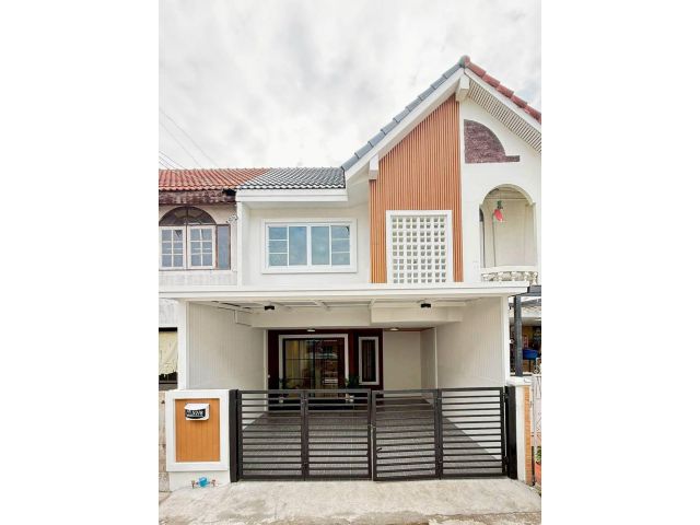 หมู่บ้านอัมรินทร์วิลล่า (ซอยแจ้งวัฒนะ 41) ทาวน์เฮาส์ 2 ชั้น หน้ากว้าง 5 เมตร (โปร่งสบาย ไม่แออัด)