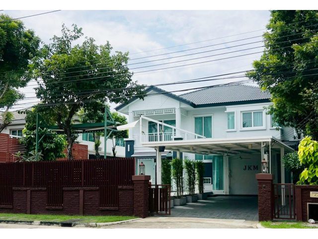 ให้เช่า Luxury Pool Villa สไตล์รีสอร์ทหลังใหญ่ อยู่เย็นสบายทั้งวัน โครงการวรารมย์ พรีเมี่ยม วัชรพล-จตุโชติ (N.2235)