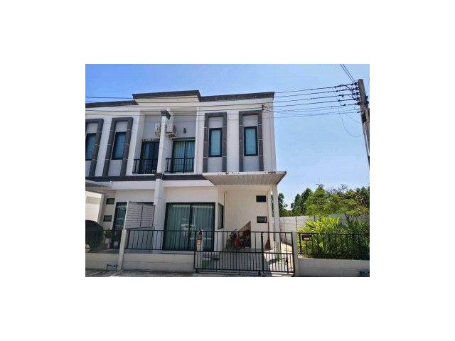 ให้เช่าทาวน์โฮมหลังริม หมู่บ้านแสนรัก 10 ทำเลดี บรรยากาศเป็นส่วนตัว พื้นที่ด้านข้างกว้าง พร้อมต่อเติมเพิ่มให้ ใกล้นิคมเฟ