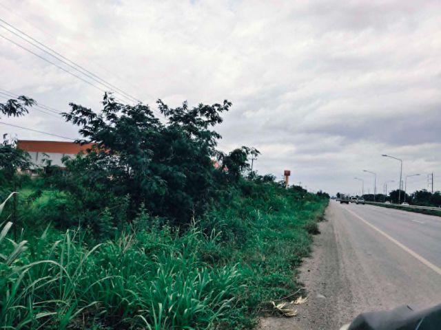 ที่ติดถนนใหญ่ เส้นเลี่ยงเมือง 126  อยู่ใกล้ บริษัท คูโบต้า
