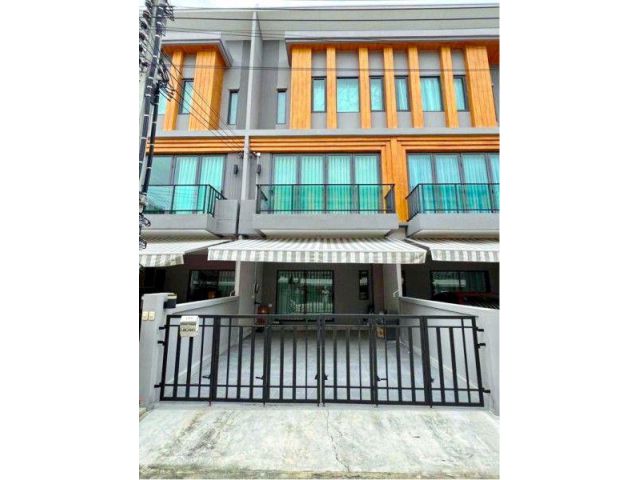 พร้อมเฟอร์ฯบิวท์อินครบ ARL บ้านทับช้าง 900 ม.เฉลิมพระเกียรติ ร.9 87-91 ให้เช่าทาวน์โฮมหรู 3 ชั้น 2นอน 4น้ำ 20ตร.ว. 240ตร