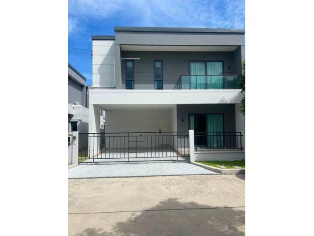 ให้เช่าบ้านเดี่ยว 2 ชั้น 198 ตรม. 4 ห้องนอน โครงการเซนโทร บางนา Centro Bangna ใกล้เมกะบางนา