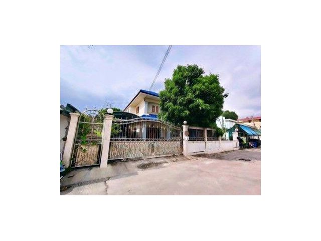 ขายด่วน! บ้านทำเลดีใจกลางเมืองชลบุรี บ้านเดี่ยว 2 ชั้น ทำเลในเมืองชลบุรี เนื้อที่ 92 ตร.ว. เพียง 3.9 ล้านบาท