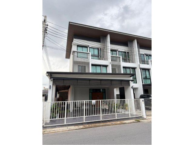 ขายทาวโฮม 3 ชั้น ลาดพร้าว 80 แยก 26 แขวงวังทองหลาง เขตวังทองหลาง กรุงเทพมหานคร
