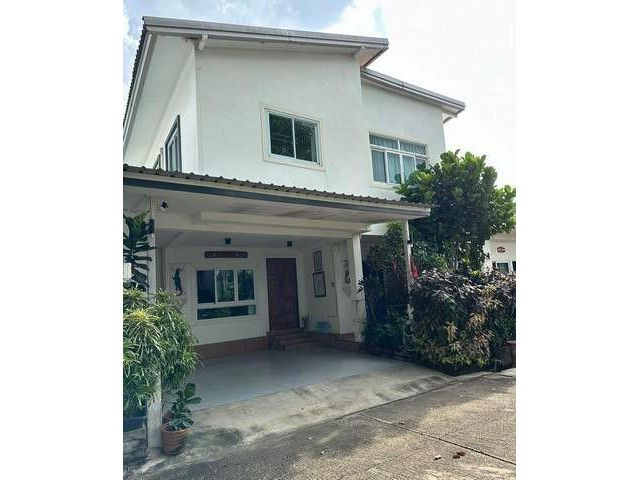 รหัสC7216 ขาย ให้เช่าบ้านเดี่ยว 2 ชั้น หมู่บ้านรัตนวรรณ2 ลำลูกกาคลอง4 ถนนไสวประชาราษฎร์ ใกล้ตลาดลาดสวาย