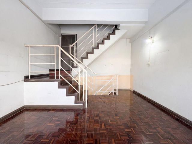 ขายทาวน์โฮม 3 ชั้น หมู่บ้านสัมมากร รามคำแหง 112 - สุขาภิบาล 3 เนื้อที่ 22.5 ตารางวา 3 ห้องนอน แขวงสะพาน เขตสะพานสูง