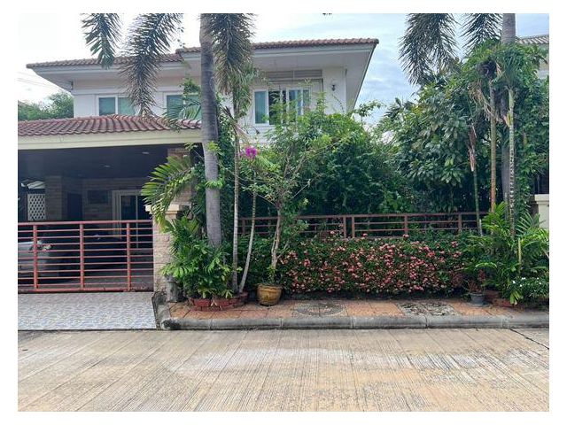 ขายเพียง 6.5ล้านบาท บ้านเดี่ยว2ชั้น สภาพพร้อมอยู่ ร่มรื่น สงบ เพื่อนบ้านน่ารัก ไม่เคยปล่อยเช่า เนื้อที่58.6ตรว. หมู่บ้าน