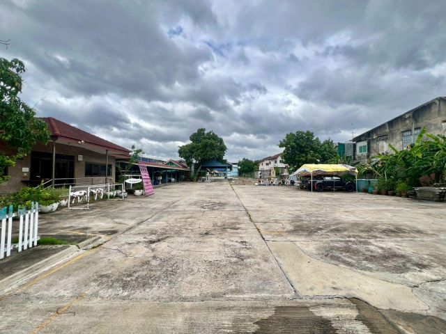 ขาย ที่ดิน ซอย ลาดพร้าว 41   ใกล้ รถไฟฟ้า ภาวนา   ลาดพร้าว  โชคชัย 4 เนื้อที่ 1,322 ตรว.