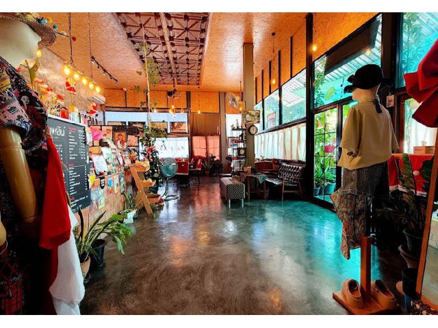 ขายคาเฟ่พร้อมบ้าน โฉนด เนื้อที่ 0 – 1 – 38 ไร่ ติดถนนเมนหลัก ถนนราชดำเนิน
