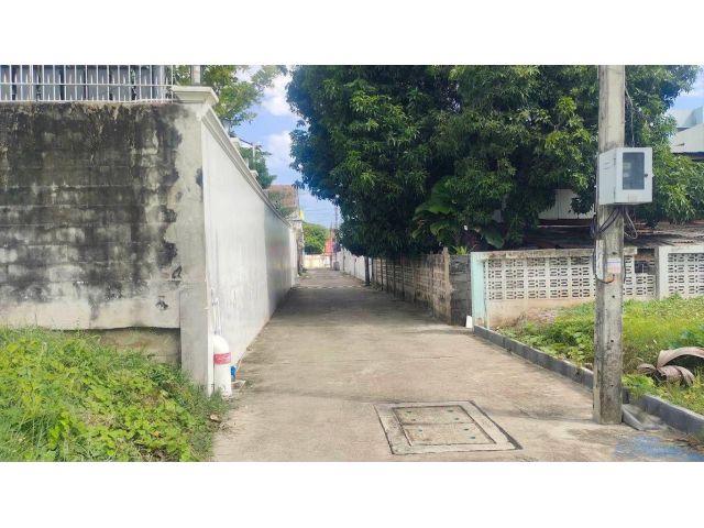 ขาย ที่ดินตลิ่งชัน ใกล้ ถ.บรมราชชนนี (200ตร.ว.) ซอย ฉิมพลี8 ต.ฉิมพลี อ.ตลิ่งชัน จ.กรุงเทพฯ 15,000,000 บาท