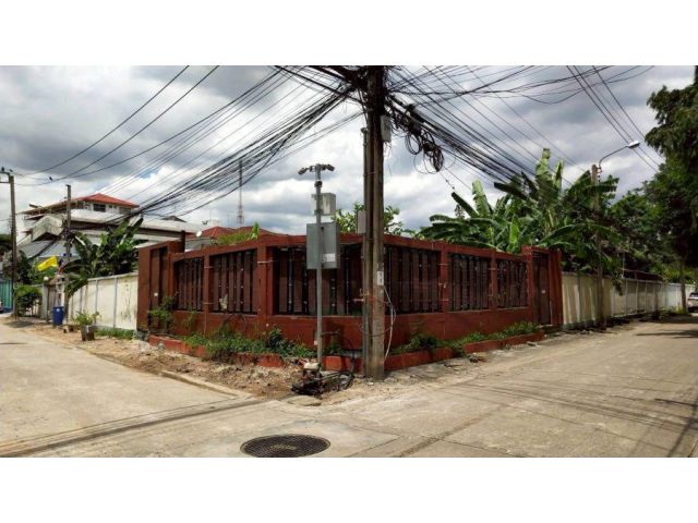ขายที่ดิน แปลงมุม ใกล้สถานีรถไฟฟ้า เนื้อที่ 336 ตร.วา ซอยลาดพร้าว 107 แยก 2