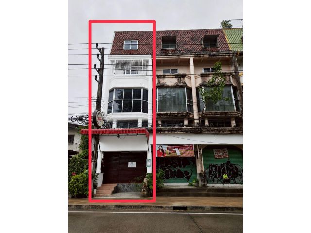 ขายอาคารพาณิชย์ 5 ชั้นครึ่ง ติดถนนซุปเปอร์ไฮเวย์ เชียงใหม่-ลำปาง ใกล้แยกข่วงสิงห์ ทำเลศักยภาพ เหมาะสำหรับธุรกิจและการลงท