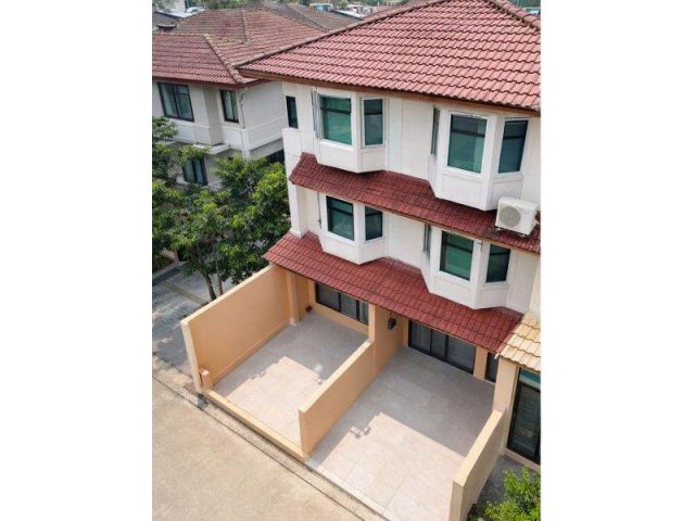พร้อมเฟอร์ฯMRTลาดพร้าว 500ม.ทาวน์โฮม 3 ชั้น ใหม่ 3 นอน 2 น้ำ22 ตร.ว. 264 ตร.ม. ใกล้รถไฟฟ้ากว่าคอนโด MRTรัชดาภิเษก 220ม.