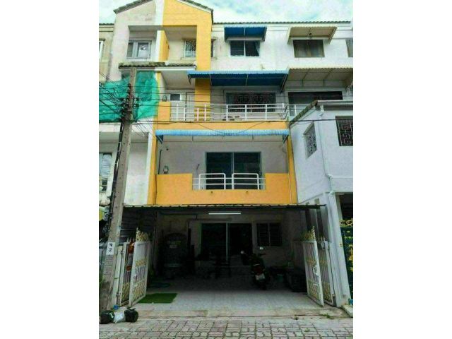 ให้เช่าทาวน์โฮม 4 ชั้น 220 ตรม. ลาดพร้าว 64 (เกตุนุติ 12) บ้านสวยเพิ่งรีโนเวทใหม่ เหมาะอยู่อาศัยหรือทำโฮมออฟฟิศ