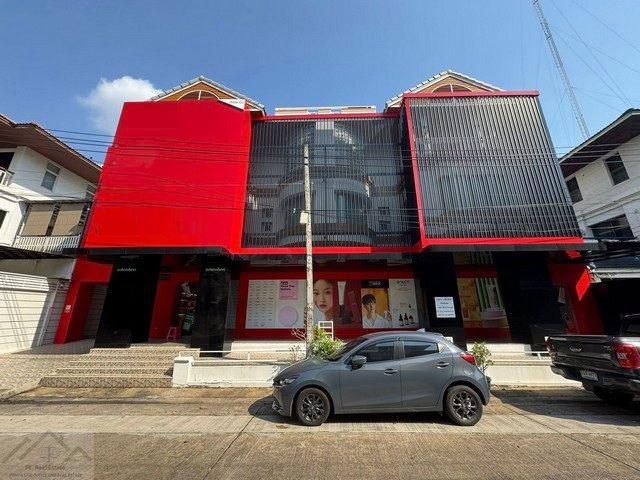 T26-622 ให้เช่า สำนักงาน - 200000 บาทต่อเดือน ชั้นทั้งหมด 3 ชั้น ใกล้กับ ใกล้เลียบด่วน ใกล้ the scene ทาวน์อินทาวน์ ห้อง
