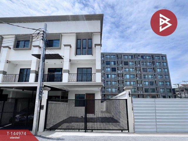 ขายทาวน์โฮม 3 ชั้นหลังริม ซอยลาซาล 24 บางนา กรุงเทพมหานคร