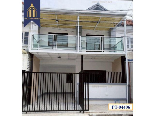 ทาวน์เฮาส์บัวทอง 4 บางบัวทองตกแต่งใหม่ทั้งหลังราคาย่อมเยาว์