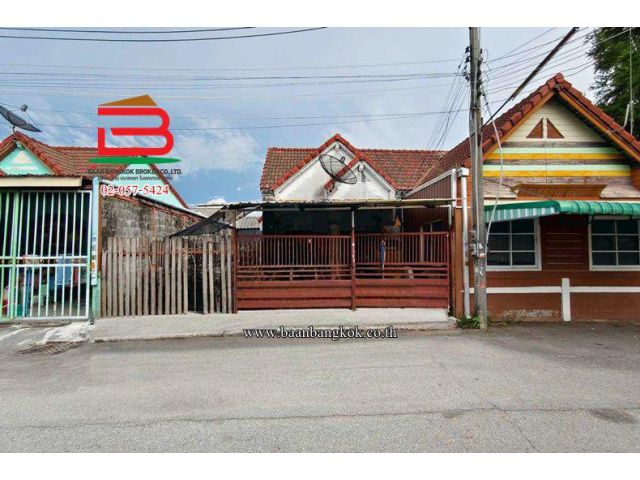 บ้านแฝด หมู่บ้านจันทนาธานี (ซากค้อ-หนองขาม ซอย 21) เนื้อที่ 35 ตรว. ใกล้สยามนิสทรานส์ แหลมฉบัง หนองขาม ศรีราชา ชลบุรี