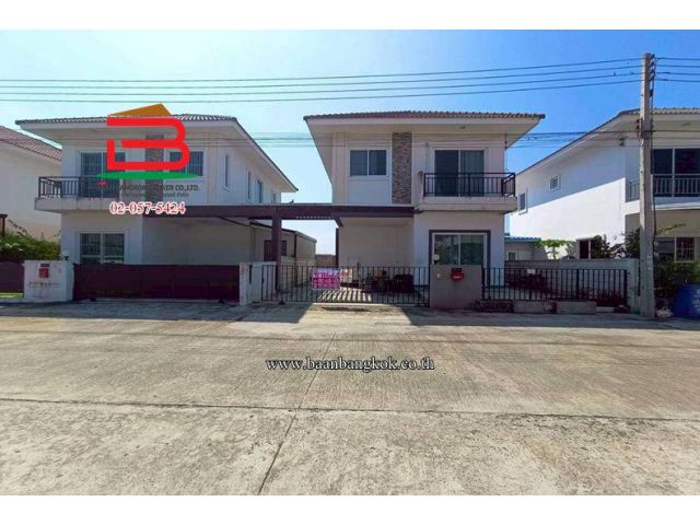 บ้านแฝด หมู่บ้าน เดอะไนน์ รังสิต คลอง 9 เนื้อที่ 36.8 ตรว. ใกล้วัดลานนา ถนนรังสิต-นครนายก ต.ลำลูกกา อ.ลำลูกกา จ.ปทุมธานี