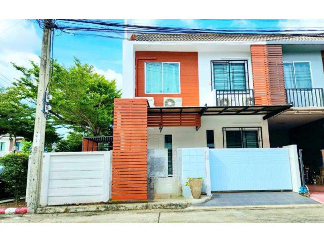รีโนเวทใหม่ พร้อมเฟอร์ฯ หลังมุม 3 นอน เดอะคริสตัล เอกมัย-รามอินทรา 900 ม. 28 ตร.ว.224 ตร.ม.ใกล้วัดลาดปลาเค้า 700 ม. ทาวน