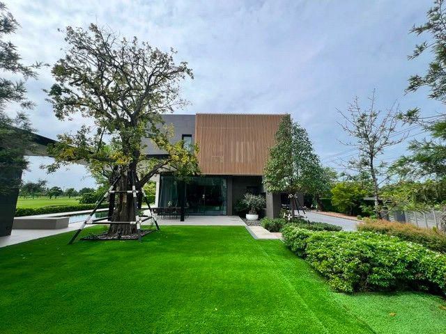 ขายบ้านเดี่ยว Pool villa 420 ตรว. ในสนามกอล์ฟกรีนวัลเล่ย์ บางนา กม. 15 วิวสนามกอล์ฟ ใกล้กรีน+ วิวทะเลสาป ใกล้สนามบินสุวร