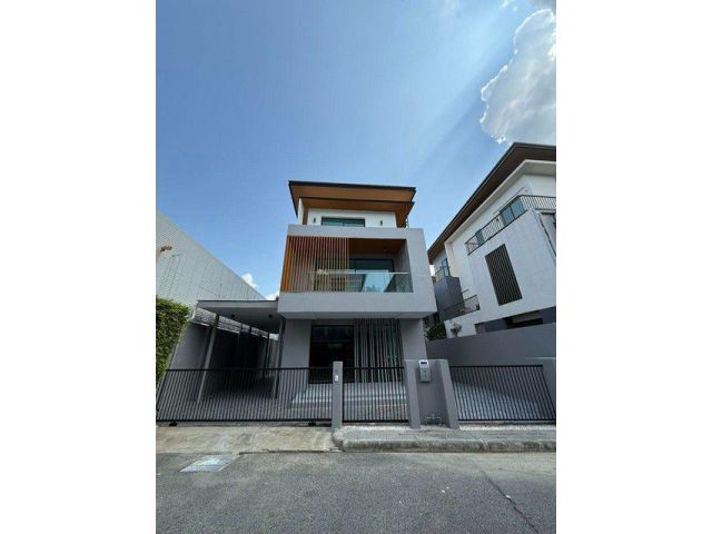 ขายบ้านเดี่ยวหรู 3 ชั้น 53 ตร.วา AQ Arbor สวนหลวง ร.9 – พัฒนาการ ใกล้สวนหลวง ร.9