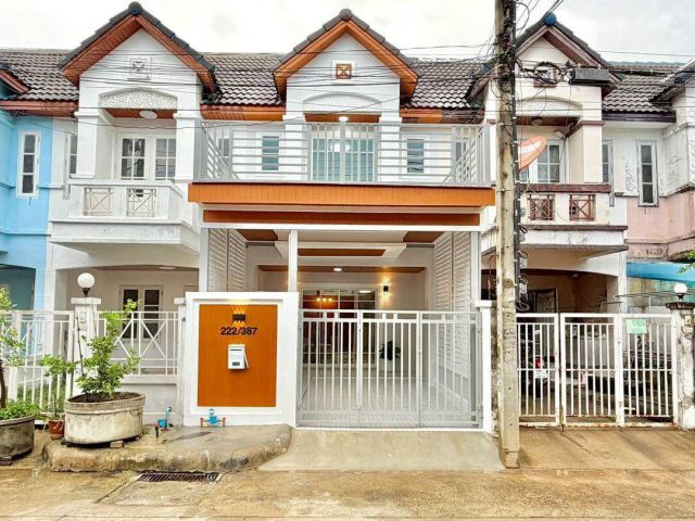 หมู่บ้านลุมพินี โครงการคุณภาพ//มีนิติบุคคล ติดถนนกาญจนาภิเษก ทาวน์เฮาส์ 2 ชั้น ตกแต่งใหม่