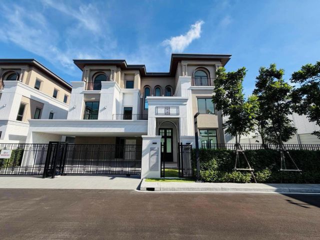Cinq Royal The Eighteen Bangna KM.7 ใกล้เมกาบางนา โครงการคฤหาสน์ระดับ Ultra Luxury