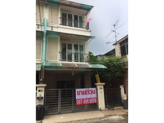 ขาย(พร้อมผู้เช่า) ทาวน์โฮม 3 ชั้น กู้ธนาคารเงินเหลือ หลังมุม 25 ตร.ว. ม.คาซ่าซิตี้ นวลจันทร์ 2 3 นอน 3 น้ำ ครัว