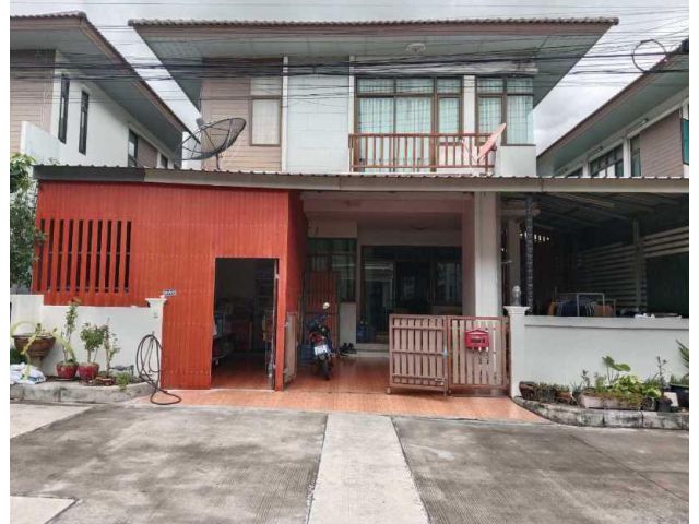 ขายบ้าน2ชั้น 3 ห้องนอน 2 ห้องน้ำ 1 ห้องพระ อยู่ในเขตเทศบาลนครแหลมฉบัง