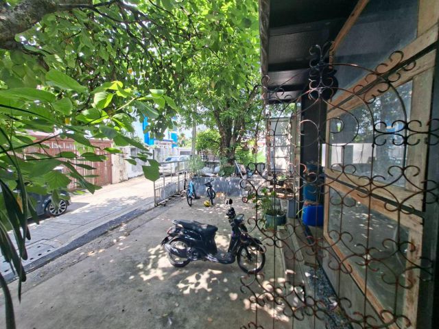 ขายบ้านเดี่ยว 106 วา ซอยนวมินทร์ 59 แยก 2 พร้อมสตูดิโอถ่ายทำละครขนาดเล็ก ใกล้โรงเรียนโสมาภา (นวมินทร์) แขวงนวมินทร์