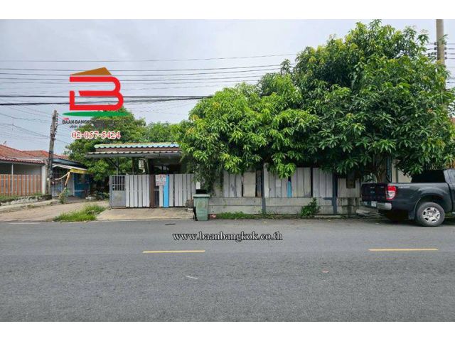 ทาวน์เฮาส์ หมู่บ้านพฤกษา 1 รังสิต คลองแปด เนื้อที่ 24 ตรว. ถนนรังสิต-นครนายก ตำบลลำผักกูด อำเภอธัญบุรี จังหวัดปทุมธานี
