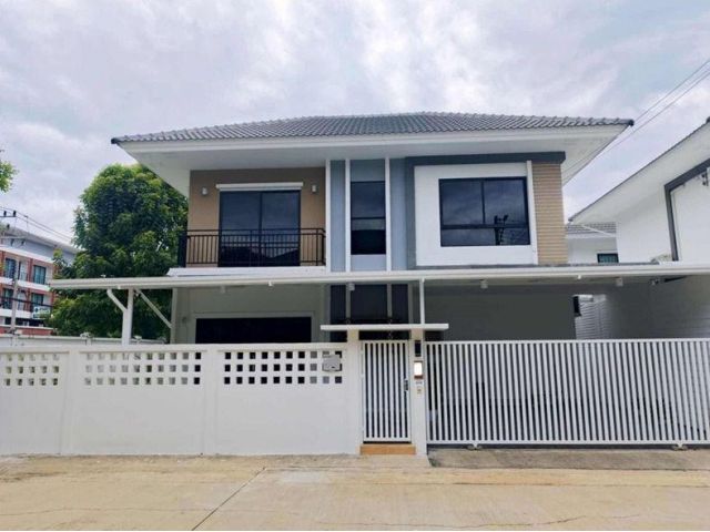 ขายแฝดสไตล์บ้านเดี่ยว หลังริมด้านใน รีโนเวทใหม่ Jvilla sena รังสิตคลอง1 ในโครงการเสนาอเวนิวรังสิต คลอง1 ธัญบุรี.