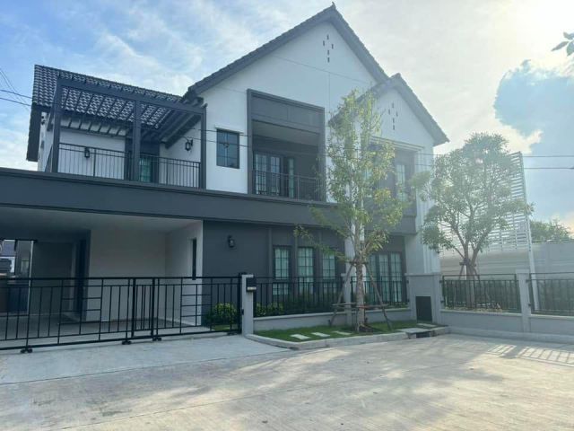 ให้เช่าบ้านเดี่ยว2 ชั้น Centro phase 2 บางนา บางแก้ว ห่างจาก mega บางนา 800 เมตร
