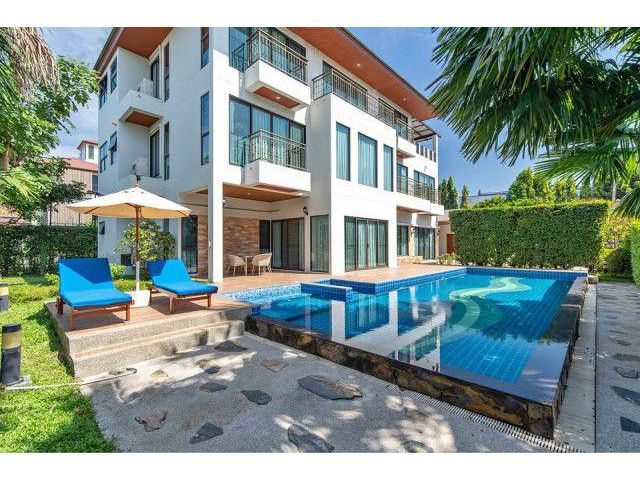ใกล้ม.นานาชาติแสตมฟอร์ด 240 ม. Pool Villa ให้เช่าคฤหาสน์หรู 3 ชั้น 6นอน พระราม9 Motorway 6 น้ำ เฟอร์ เครื่องใช้ไฟฟ้าครบ