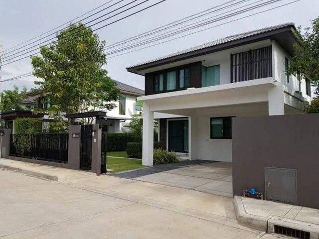 บ้านเดี่ยว 2 ชั้น 4 ห้องนอน 3 ห้องน้ำ 1 ห้องอเนกประสงค์ ตกแต่งพร้อมเข้าอยู่ Mantana Bangna Km.7 (RH1564)