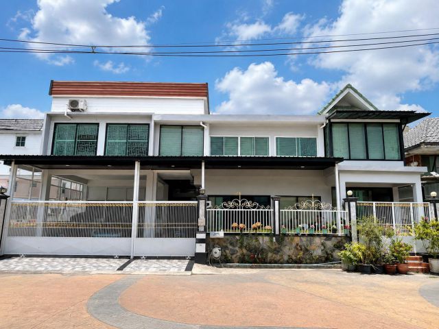 ให้เช่าหรือขายบ้านเดี่ยว 7 ห้องนอน ลำลูกกา ปทุมธานี HRE01014