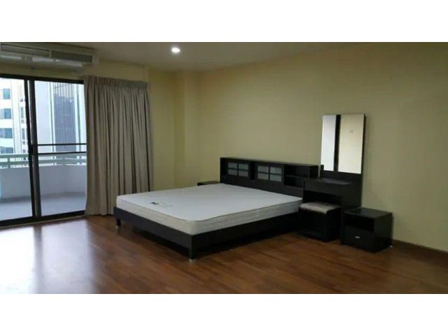 ขาย คอนโดบางนา คอมเพล็กซ์ 3 ห้องนอน 3 ห้องน้ำ ขนาด 189.97 ตร.ม. ย่านบางนา