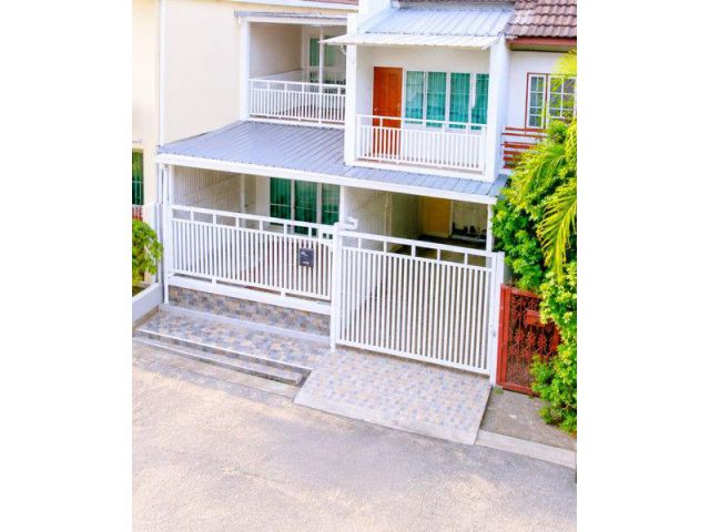 โชคชัย4-ลาดพร้าว ซ.28-38 ใกล้โรงพยาบาลเปาโล โชคชัย 4 ภายใน 500 ม. ให้เช่าทาวน์โฮม2ชั้น3นอน2น้ำ ที่จอดรถในบ้าน 1 คัน 4 แอ