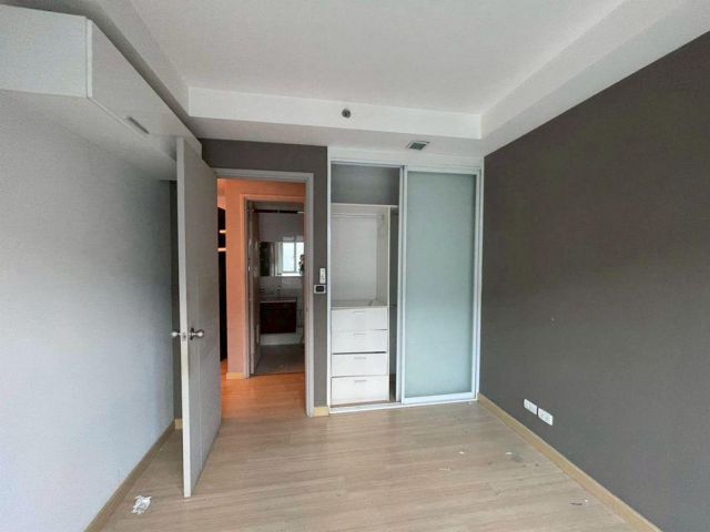 Condo Thru Thonglor (ขายต่ำกว่าราคาตลาดเยอะ เพียง 2.2 ลบ.) ห้อง 36 ตารางเมตร 1 ห้องนอน ชั้น4 พร้อมเข้าอยู่