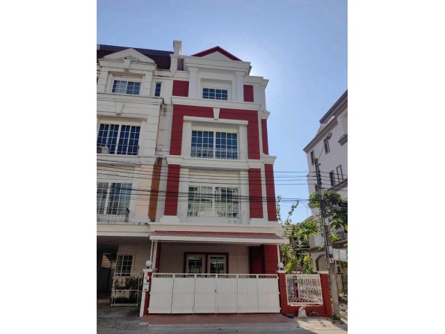 ให้เช่าโฮมออฟฟิศ 4 ชั้น พลัส พาร์ค อเวนิว ลาซาล-ศรีนครินทร์ แปลงมุม รีโนเวทใหม่ ใกล้รถไฟฟ้า 2 สาย (N.2264)