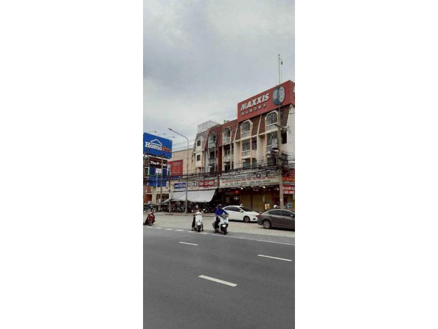 ขายอาคารพาณิชย์ 4 ชั้นครึ่ง ติดถนนรามคำแหง ใกล้แยกบ้านม้า ทำเลค้าขาย คนผ่านทั้งวัน (N.2267)