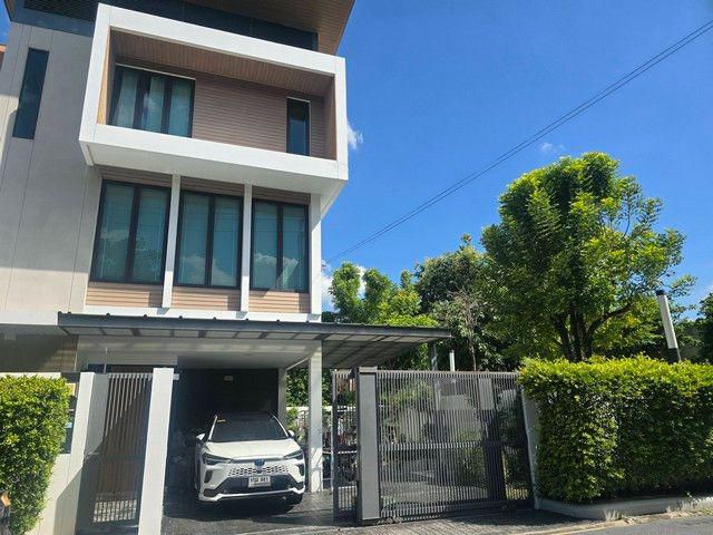 บ้านเดี่ยวพร้อมอยู่ โครงการ ดิ เอวา เรสซิเดนซ์.สุขุมวิท 77 บ้านเดี่ยว 3 ชั้น 63 ตรว. 450 ตรม.3 ห้องนอน 5 ห้องน้ำ 1 ห้องแ