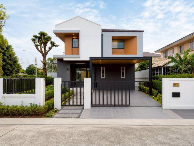 ขายบ้านรีโนเวทใหม่ Hybrid Home โครงการ ชัยพฤกษ์ บางบัวทอง (Chaiyapruek Bangbuathong) หลังมุม เนื้อที่ 117.6 ตร.ว.