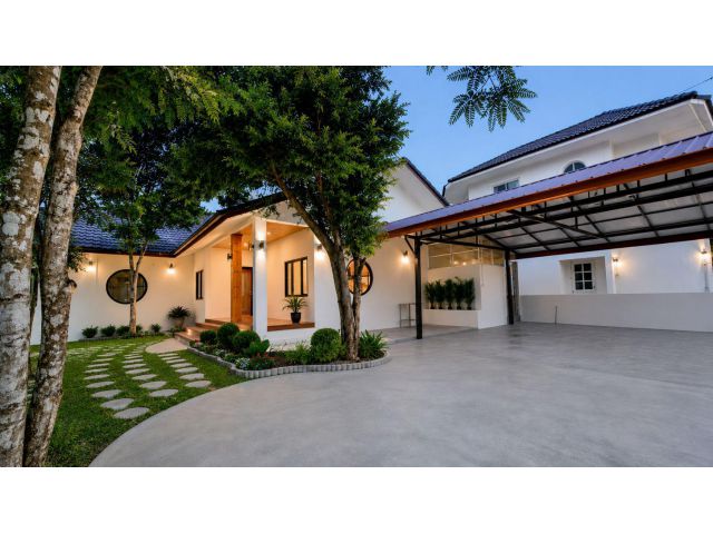 Modern Luxury Detached House for Sale