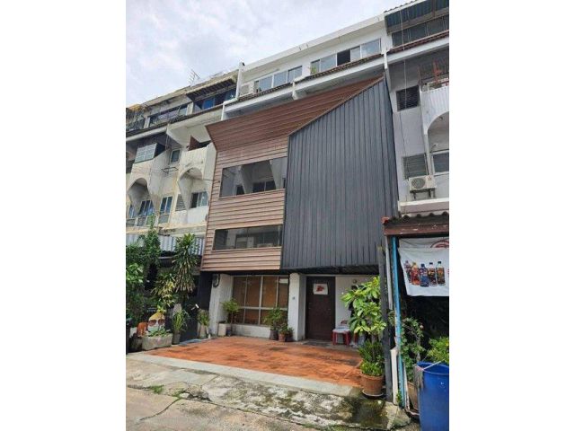 ขายโฮมออฟฟิศ 4.5 ชั้น 2 คูหา 520 ตรม. ตีทะลุเป็นคูหาเดียวแล้ว ซอยนวมินทร์ 80 เข้าซอยเล็กน้อย ใกล้โลตัสนวมินทร์