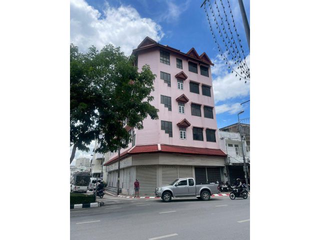 ปล่อยเช่าระยะยาว อาคารพาณิชย์ขนาดใหญ่ ทำเลศักยภาพสูงบนถนนท่าแพ ใจกลางย่านเศรษฐกิจและแหล่งท่องเที่ยวสำคัญของเชียงใหม่ ในโ