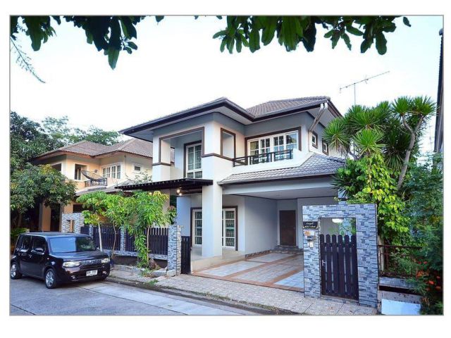 บ้านเดี่ยว 2 ชั้นหมู่บ้านปรีชา(ร่มเกล้า) รีโนเวทใหม่สวยมาก ทำเลดีสุดๆ ติดถนนร่มเกล้า ใกล้รถไฟฟ้า หิ้วกระป๋ามาใบเดียว