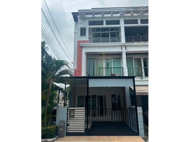 ให้เช่าทาวน์โฮม 3 ชั้นหลังมุม 3 ห้องนอน บ้านกลางเมือง เออร์บาเนี่ยน พระราม 9-ลาดพร้าว ซอยลาดพร้าว 84 ใกล้ MRTลาดพร้าว 71
